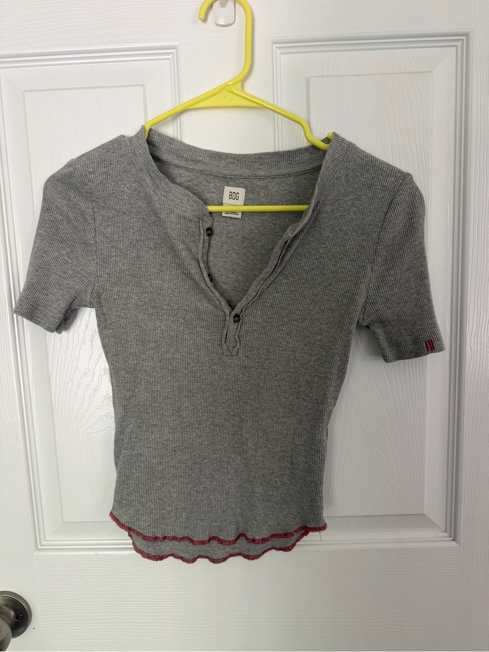 BDG Gray Ribbed Short-Sleeve Henley Crop Top with Red Edge